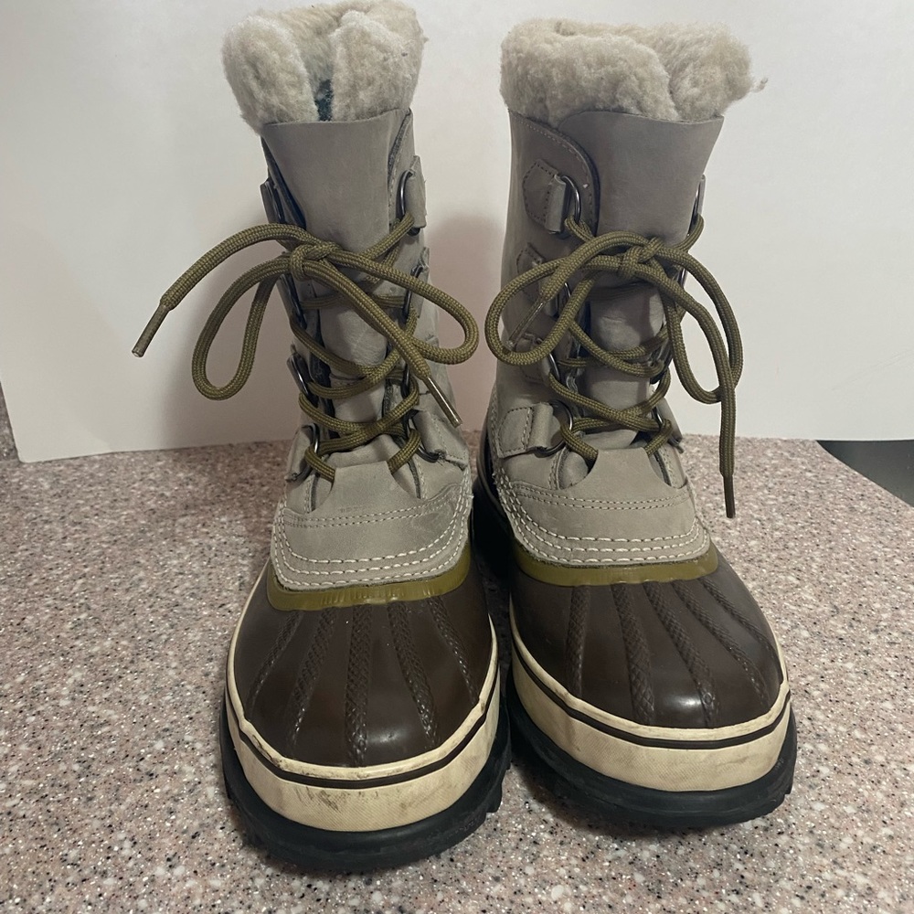 Sorel Women’s Caribou boot size 6 - Picture 5 of 9